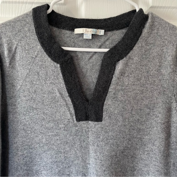Boden Women's V-neck Cashmere Tunic Sweater Dress,  Two-toned Gray, Size 12 - Picture 2 of 5